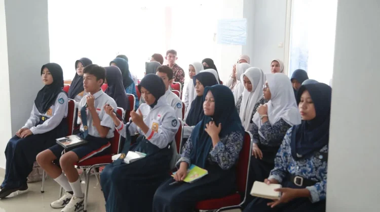 Bupati Buton Dorong Pelajar jadi SDM Cerdas lewat Literasi