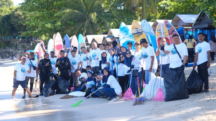 Ocean Clean Up Day, ASDP Baubau Kumpulkan 472 Kilogram Sampah Pantai Nirwana