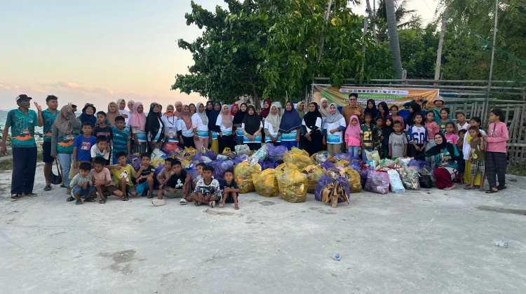 World Ocean Day, PAAP Labulengke Kadatua Kumpulkan 256,5 Kg Sampah di Pantai Miskol