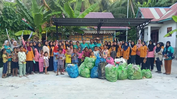 World Ocean Day, Warga Siompu Kumpulkan 147,8 Kg Sampah di Pantai Karae