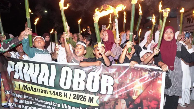 Pawai Obor Semarakkan Tahun Baru Islam 1448 H di Betoambari