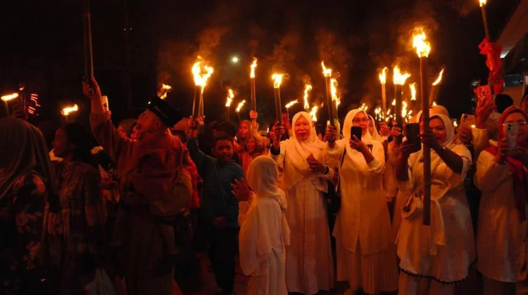 Sekda Baubau Apresiasi Antusiasme Warga dalam Pawai Obor 1448 H