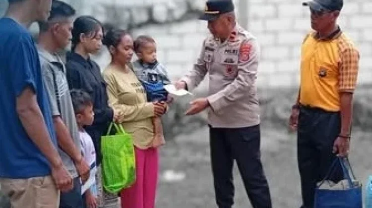 Polsek Kulisusu Barat Salurkan Bansos kepada Korban Kebakaran