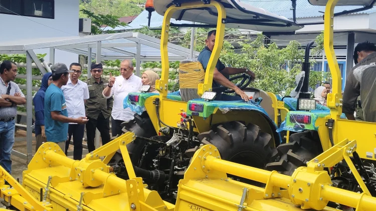 Wali Kota Baubau Ingatkan Petani Jaga dan Rawat Bantuan Alsintan