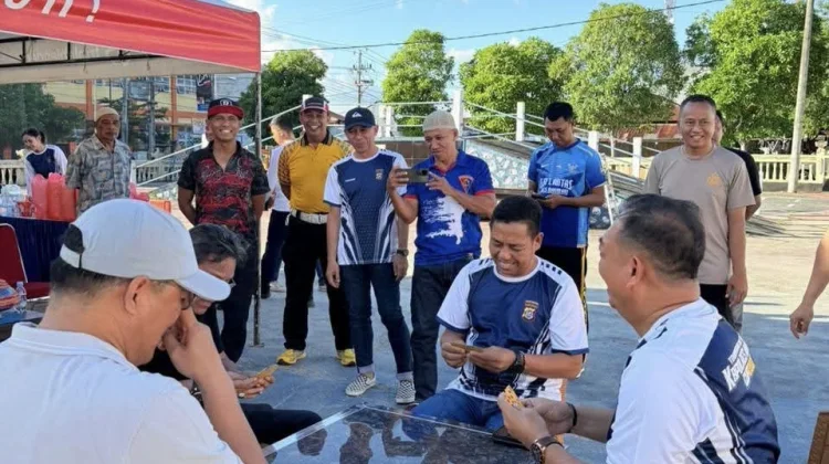 Diskominfo Dukung Turnamen Domino Polres Baubau Dekatkan Warga