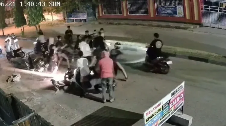 Kelompok Pemuda di Baubau Bentrok Dipicu Miras dan Dendam