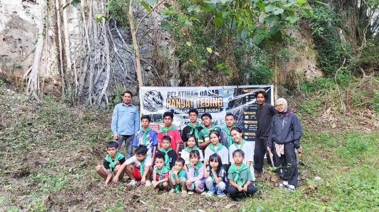 Back to Nature, Puluhan Pelajar Antusias Ikuti Pelatihan Dasar Panjat Tebing Alam