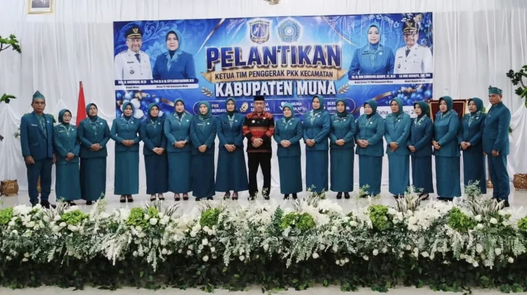 Perkuat Peran Keluarga, Ketua TP PKK Muna Lantik Ketua PKK Kecamatan