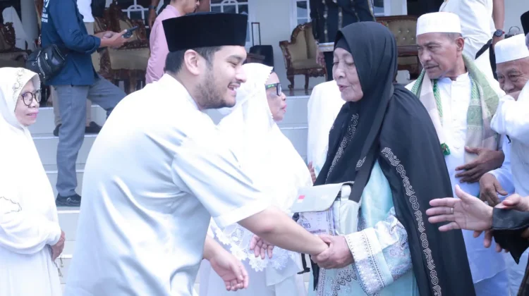 Bupati Buton Sambut Kepulangan Jamaah Haji, Harap Membawa Perubahan Positif