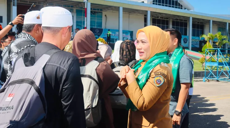 Jamaah Haji Baubau Tiba, Wawali: Jadilah Teladan dan Penggerak Kebaikan