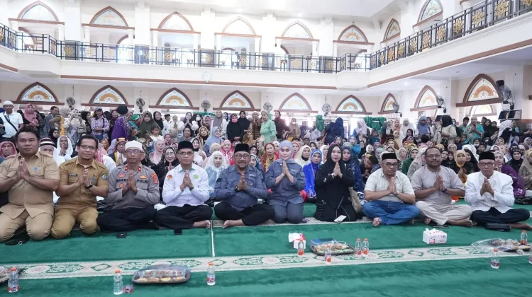 Bupati Bombana Sambut Kepulangan 127 Jamaah Haji Dengan Haru