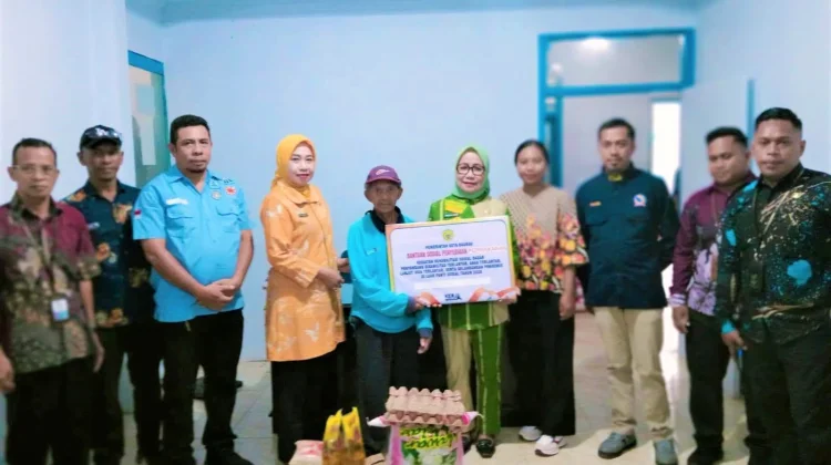 Pemkot Baubau Salurkan Bantuan Pangan Stimulan 30 Keluarga Rentan