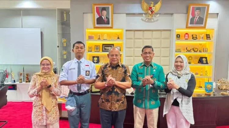 Wali Kota Baubau Lepas Reyhan Wakili Sultra Jadi Calon Paskibraka Nasional 2026