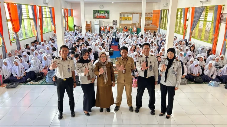 Road Show BERAKSI Bapas Baubau Edukasi 570 Siswa Baru