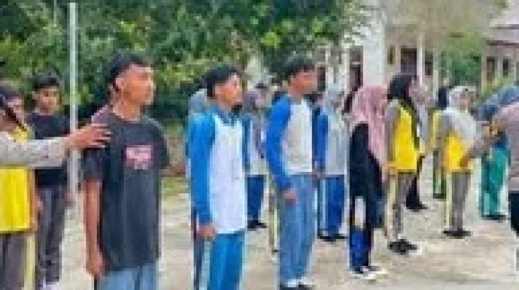 SMKN 1 Kulisusu Utara Dibekali Pendidikan Disiplin dan Bahaya Narkoba