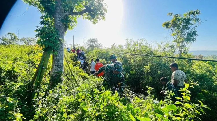 Babinsa dan Warga Lanto Gotong Royong Bersihkan Sumber Mata Air