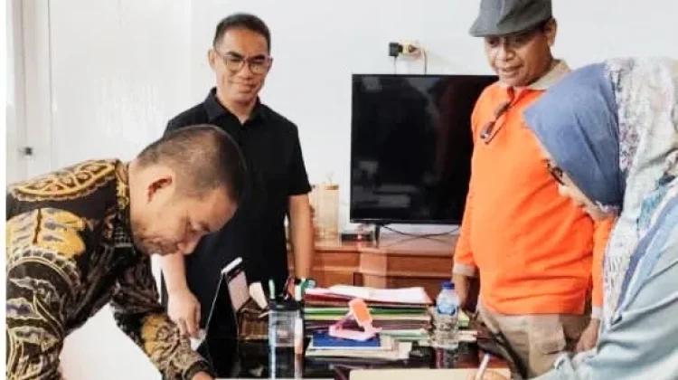 Dinsosnaker dan Politeknik Baubau Kerjasama Perkuat SDM