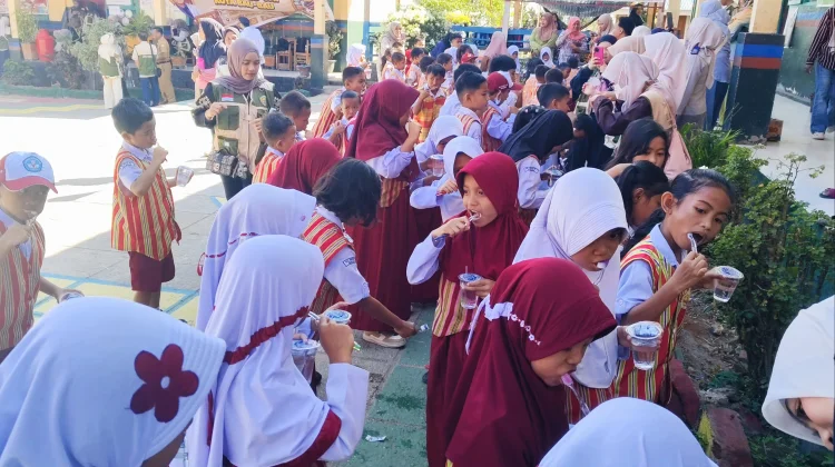 UMI Amal Senyuman Sasar Empat Kecamatan, Gratiskan Perawatan Gigi Warga Baubau