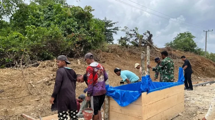 Satgas TMMD Kodim Buton Bersama Warga Percepat Pembangunan Drainase