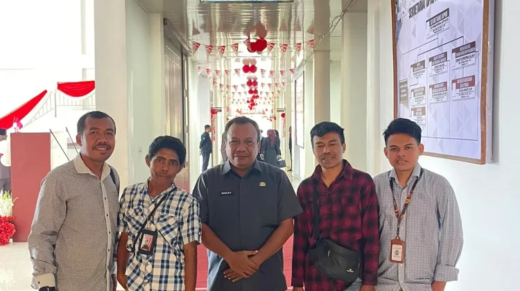 Sekretariat DPRD Baubau Dekorasi Kantor dengan Nuansa Nasionalis