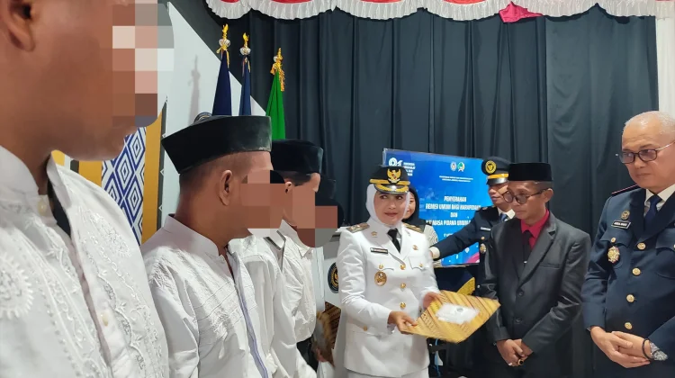 Remisi HUT RI ke-81, Lima Napi Lapas Baubau Langsung Bebas
