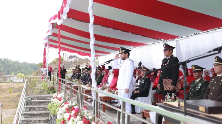 Bupati Buton Pimpin Khidmatnya Upacara HUT ke-81 Republik Indonesia