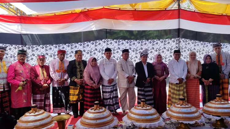 Dirjen Migas Laode Sulaeman Gelar Maulid Nabi Bersama Warga Baubau