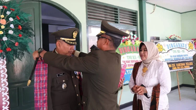 Kodim 1413 Buton Gelar Tradisi Pelepasan Purnawirawan Letkol CPM Tumin