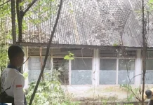 WBP Muna Bersihkan Gedung Calon Pos Bapas Raha