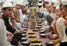 Keutamaan Memberi Makan Orang Berpuasa