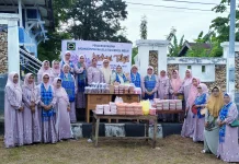 Berbagi Berkah Ramadan, BKMT Permata Kelurahan Melai Bagikan Ratusan Paket Takjil