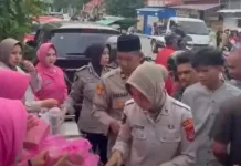 Sat Tahti Polres Baubau Berbagi Ratusan Takjil
