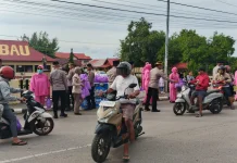 Polres Baubau Bagikan Takjil kepada Masyarakat