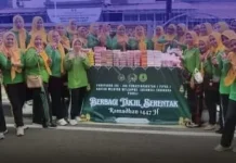 PIPAS Bapas Baubau Berbagi Takjil di Jalan Protokol