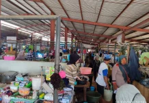 Pasar Wameo Ditata, Pedagang Mulai Tempati Lapak Resmi