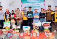 Bupati Buton Tengah Salurkan Bantuan ATENSI Rp219 Juta
