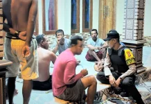 Bhabinkamtibmas Polsek Lapandewa Ajak Warga Tingkatkan Kamtibmas
