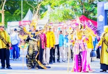 Buton Tengah Promosikan Tenun di Karnaval HUT Sultra 2026