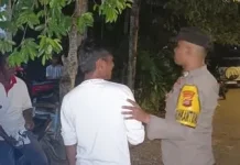 Patroli Malam Humanis, Bhabinkamtibmas Kulisusu Ajak Warga Lakonea Jaga Kamtibma