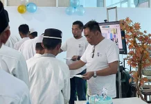 HUT Ke-74, PELNI Baubau Beri Santunan Anak Yatim