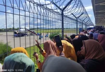Tangis dan Doa Iringi Keberangkatan Calon Jemaah Haji Baubau