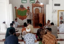 Polres Buton Tingkatkan Kedekatan dengan Warga lewat Jumat Keliling