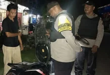 Patroli Dialogis Polsek Ambuau Indah Sasar Miras dan Premanisme