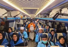 Jemaah Haji Gelombang Pertama Mulai Kembali ke Tanah Air