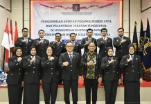 Kakanwil Kemenkum Sultra Lantik 12 PNS Baru