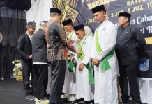 Pengukuhan 139 Hafidz, Kemenag Muna Tegaskan Pentingnya Generasi Qurani