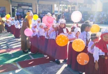 SDN 1 Baadia Mulai MPLS, Orang Tua Antusias Antar Anak di Hari Pertama Sekolah