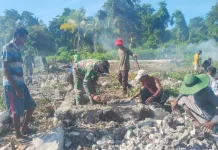 Babinsa Koramil 1413-11/Wangi-Wangi Gotong Royong Bangun Pondasi Musala
