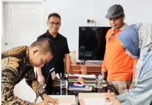 Dinsosnaker dan Politeknik Baubau Kerjasama Perkuat SDM
