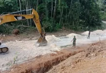 TMMD Ke-129 Kerahkan Alat Berat Percepat Pekerjaan Jalan di Labuandiri